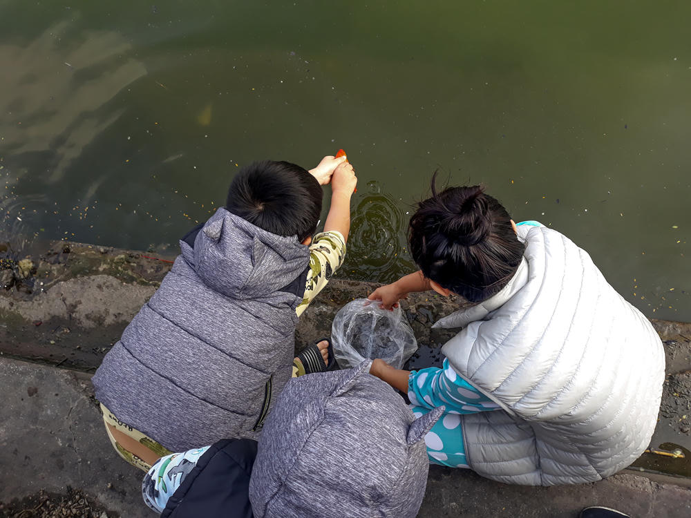 “Đừng để ông Táo mang rác lên chầu”